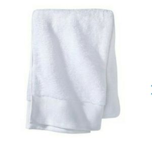 Project 62 + Nate Berkus bath towel